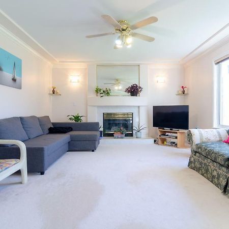 Great Guest Suite In A Gorgeous House New Westminster Luaran gambar