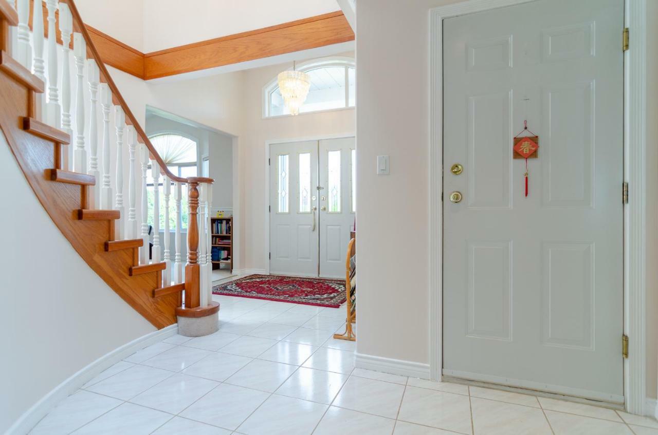 Great Guest Suite In A Gorgeous House New Westminster Luaran gambar